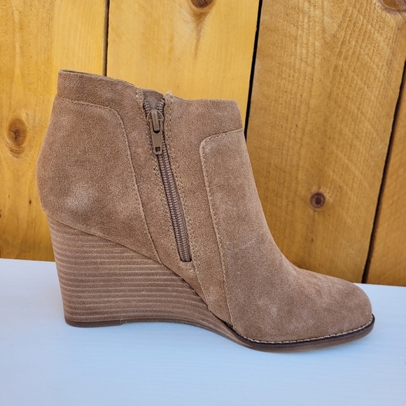 LUCKY BRAND SUEDE ANKLE WEDGE BOOTIES SZ 10 - Picture 4 of 16